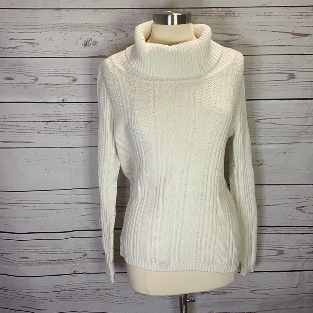 White turtleneck sweater in like new condition